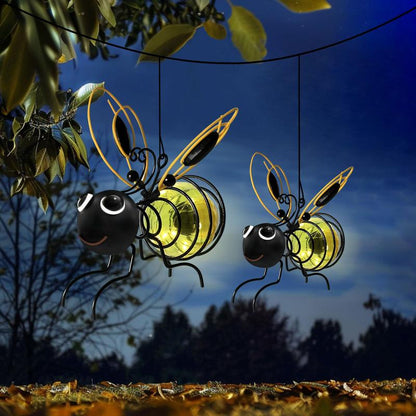 🥳2026 HOT SALE🥳💞50K+ SOLD!🐝🌼 50% OFF! Solar Hanging Bee Light – IP44 waterproof, auto dusk‑to‑dawn. 8hrs glow from 6hrs sun. A magical touch for gardens & patios. Perfect gift for plant lovers. 🎁✨